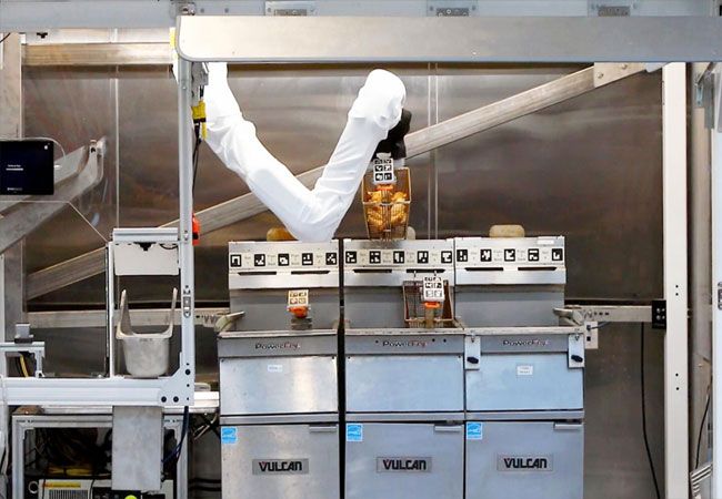 Robot chef to prepare food for customers in Dubai